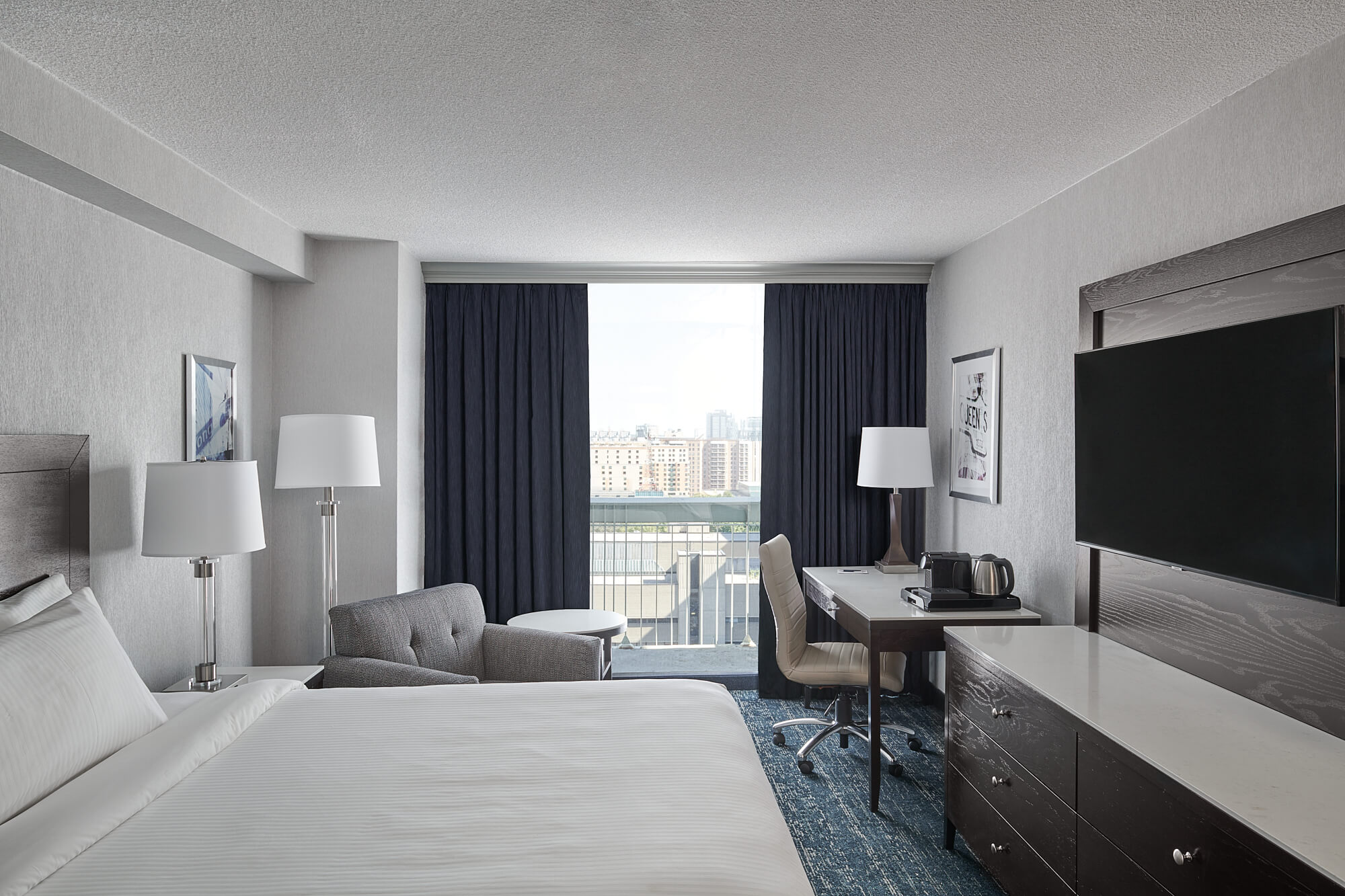 Executive Room, Hotel Rooms & Suites in Chelsea Hotel, Toronto 
