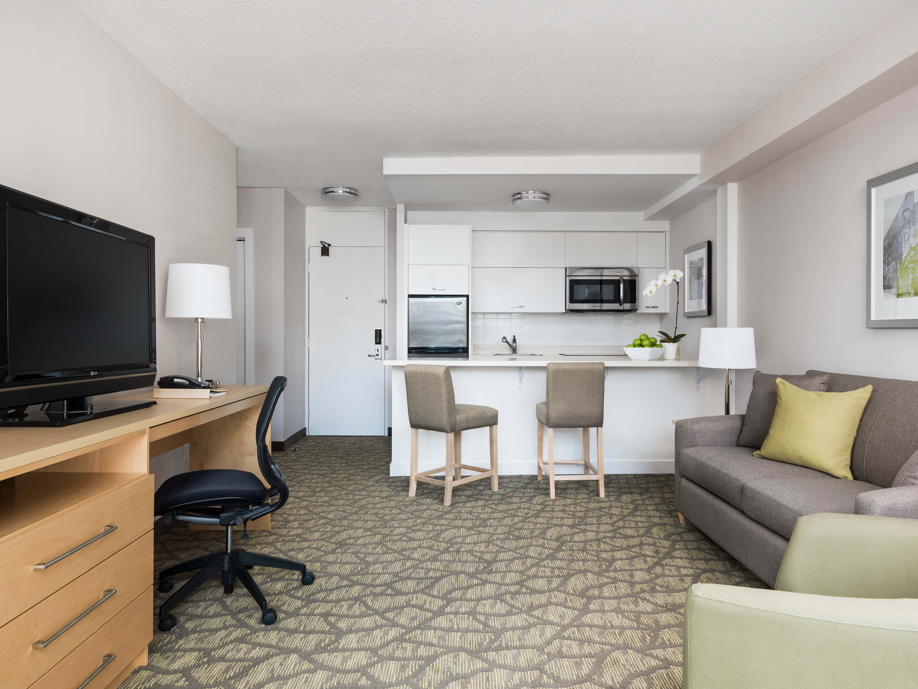 One Bedroom Suite, Hotel Rooms & Suites in Chelsea Hotel, Toronto